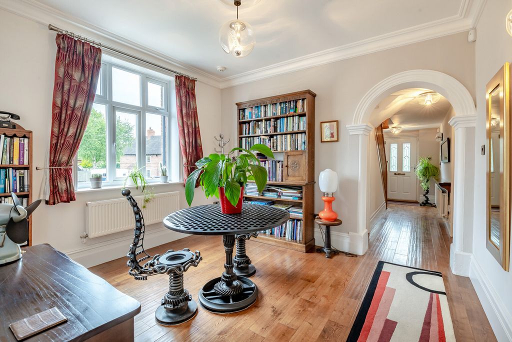 Property photo 3 of 47
