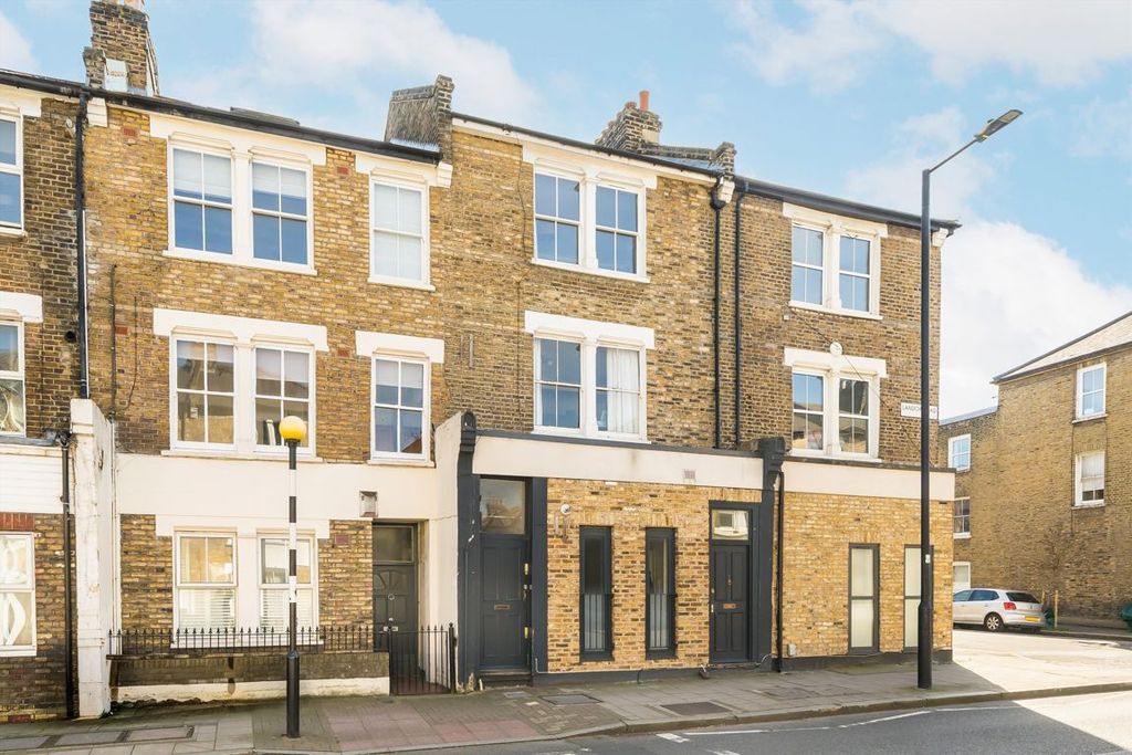 Property photo 1 of 8