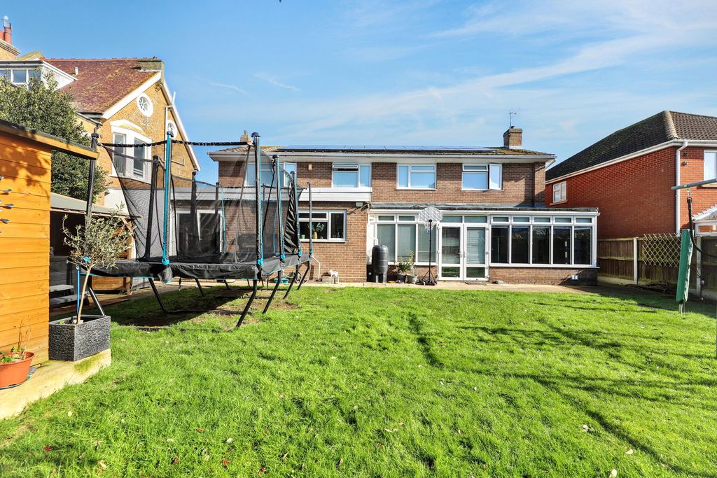 Additional image 22 of 6 bed detached house for saleSt. Pauls Road, Clacton-On-Sea CO15