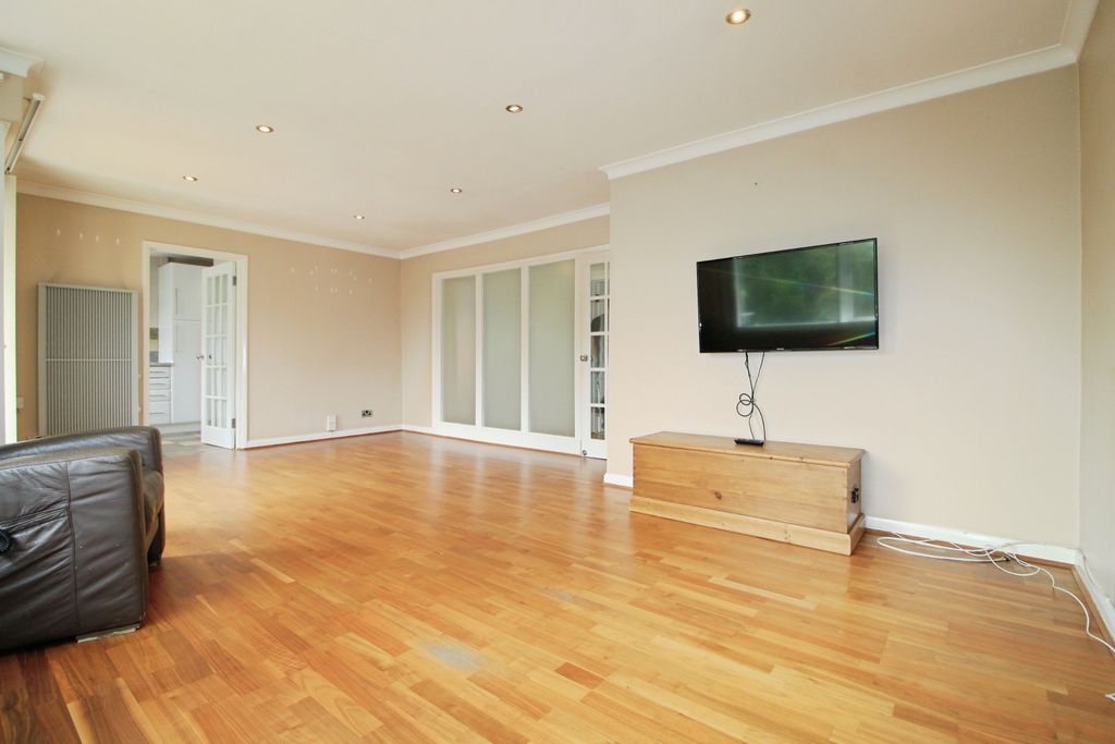 Property photo 3 of 23 Gallery