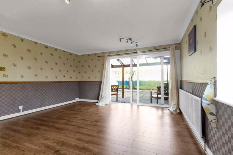 Property photo 1 of 12 Photo 8