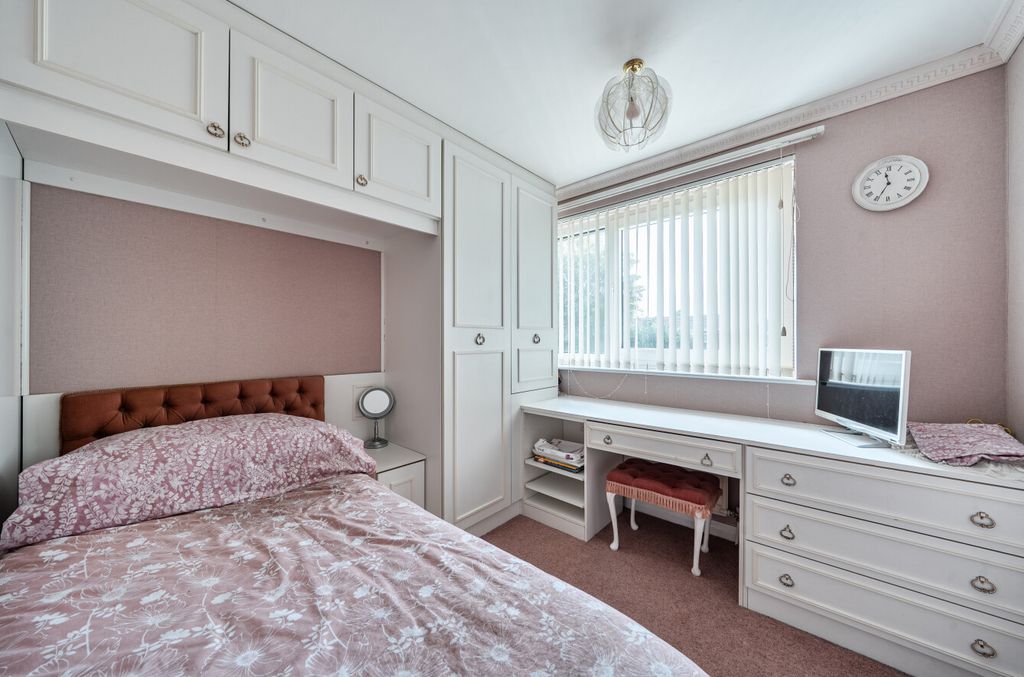 Property photo 3 of 13 14975587