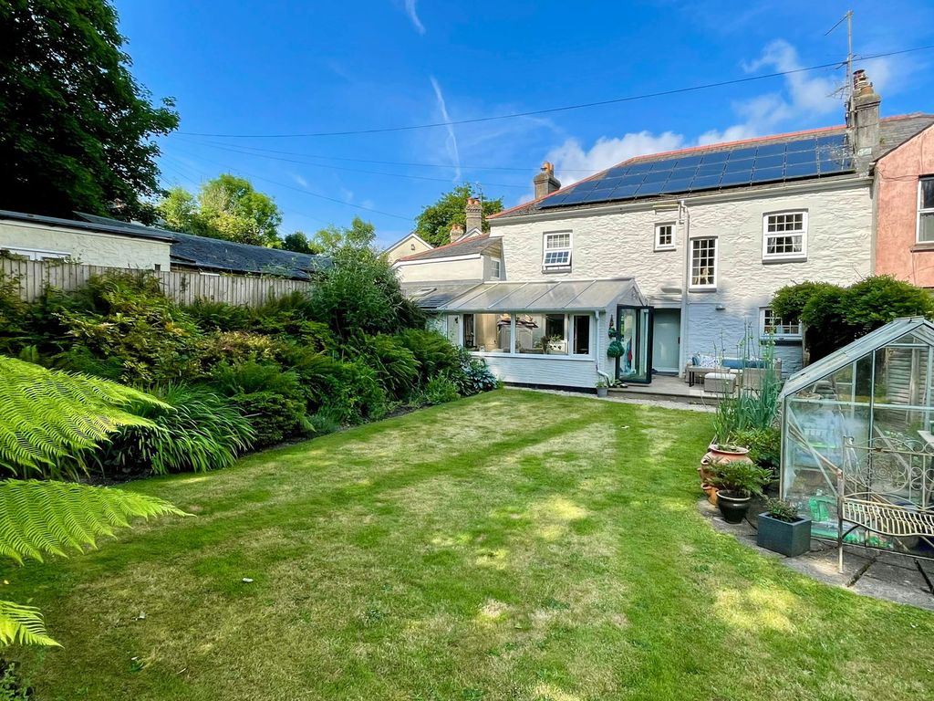 Property photo 2 of 41