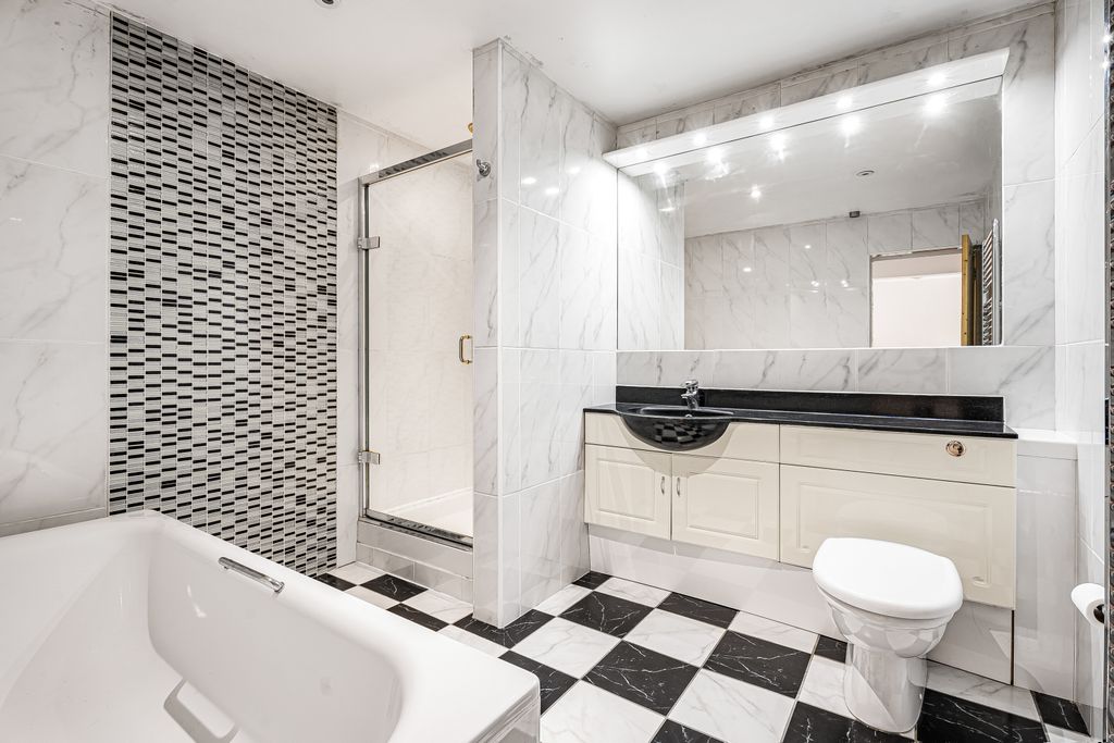 Additional image 25 of 5 bed detached house for saleMymms Drive, Brookmans Park AL9