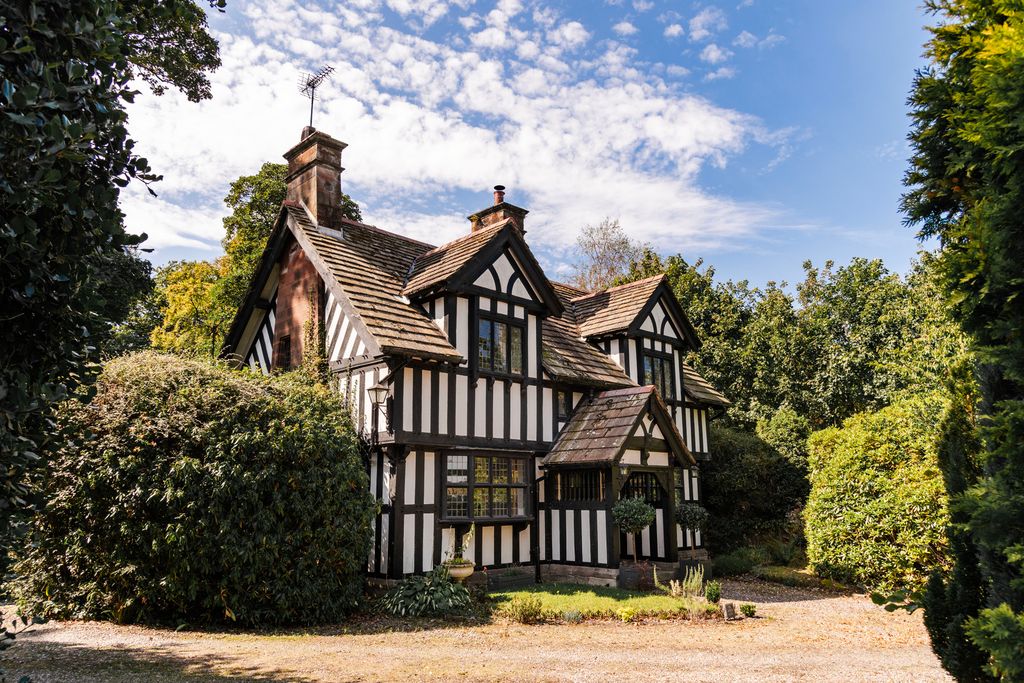 Property photo 1 of 37 306884 - North Lodge Wirral 63.Jpg