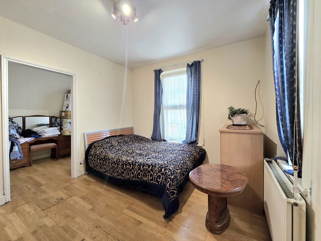 Additional image 32 of 7 bed detached house for saleGreat West Road, Hounslow, Greater London TW5