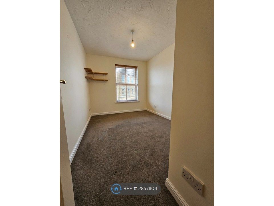 Property photo 1 of 4 Room 2