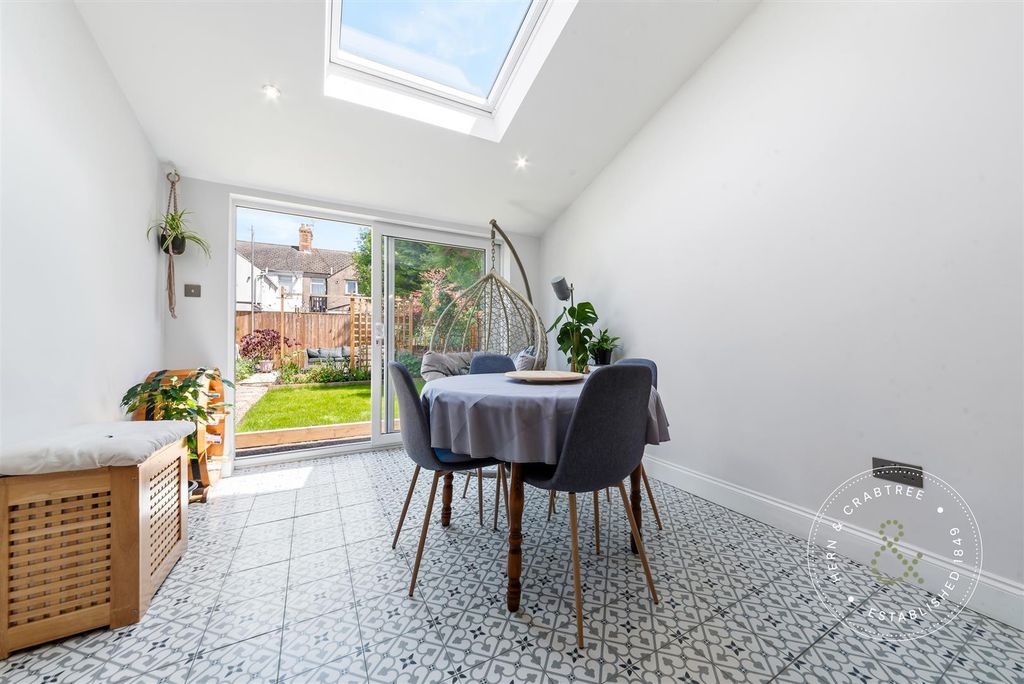 3 bed terraced house for saleSingleton Road, Splott, Cardiff CF24 photo 5
