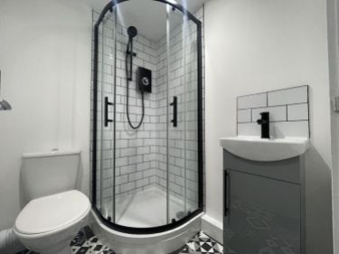 Property photo 2 of 7 Sml_Ensuite