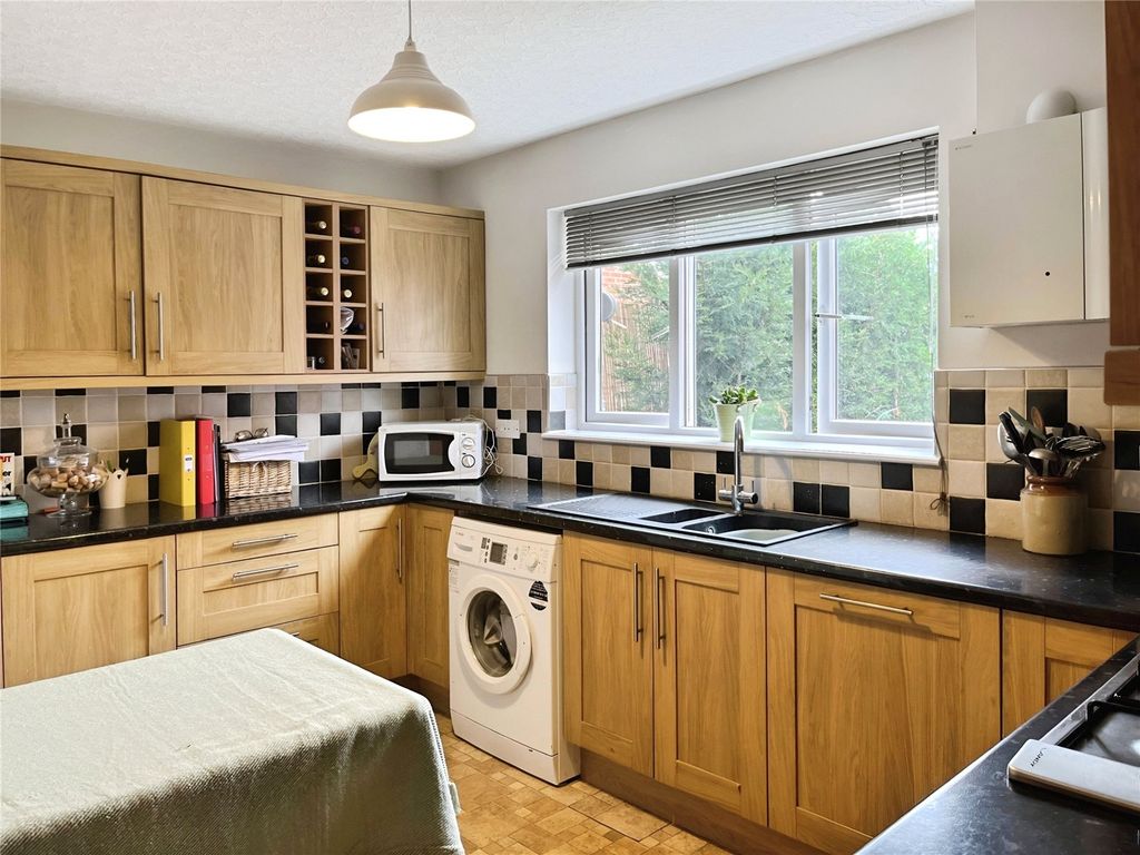 Property photo 2 of 11 Kitchen/Dining Room