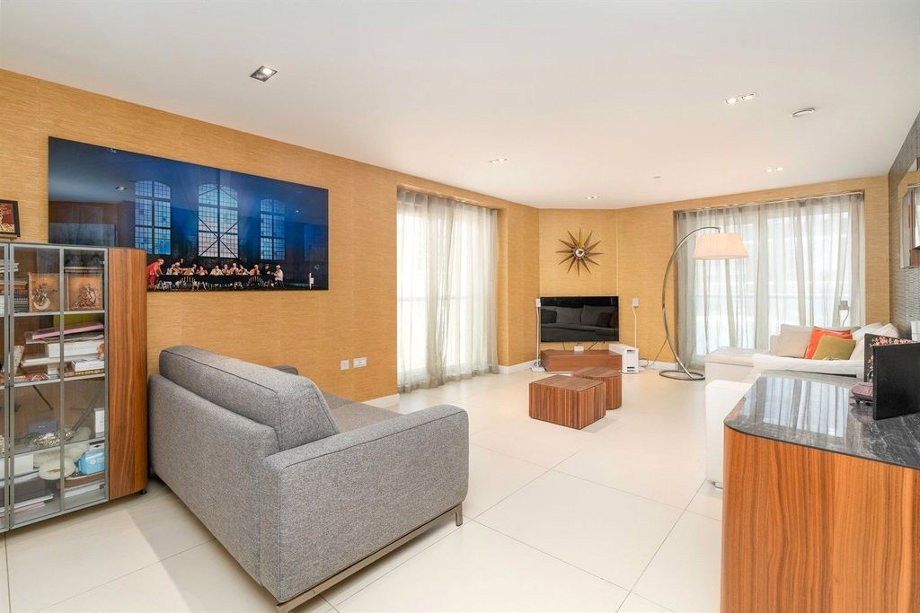 Property photo 1 of 11 Reception Room