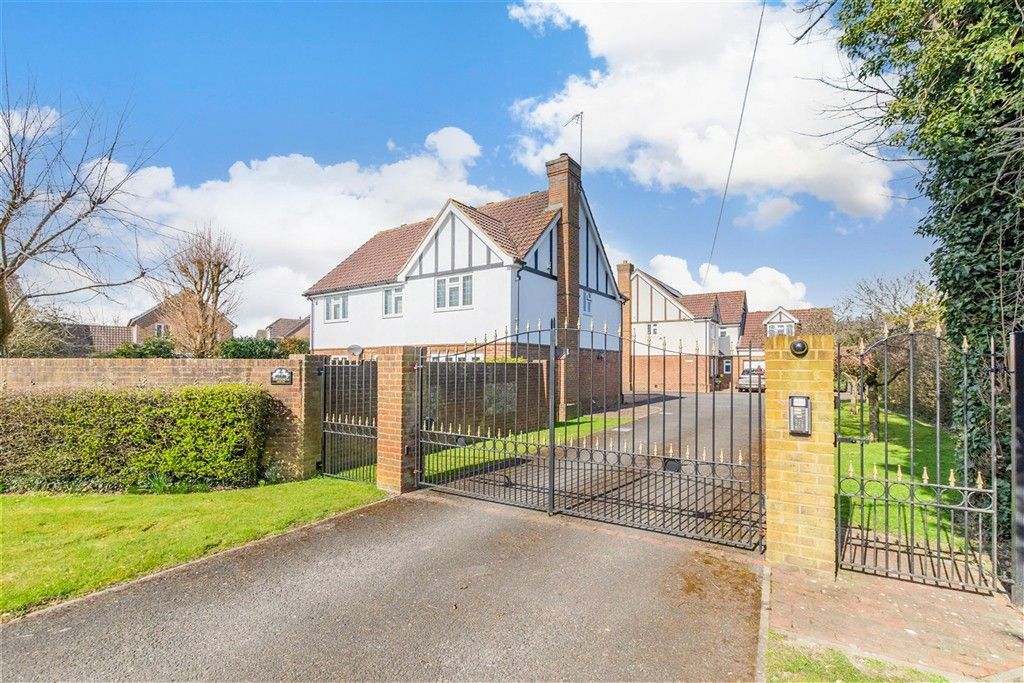 Property photo 1 of 12 Entrance