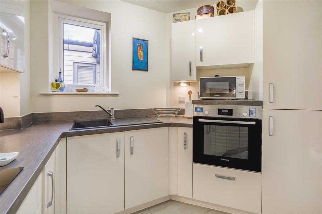 Additional image 6 of 1 bed flat for saleBurlington Gardens, Leyland PR25