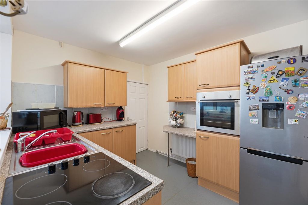 Property photo 2 of 17 Kitchen