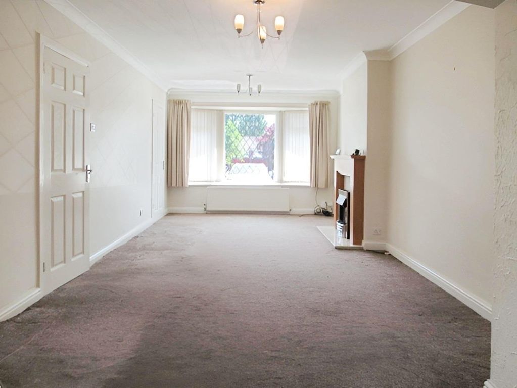 Property photo 3 of 14 Lounge