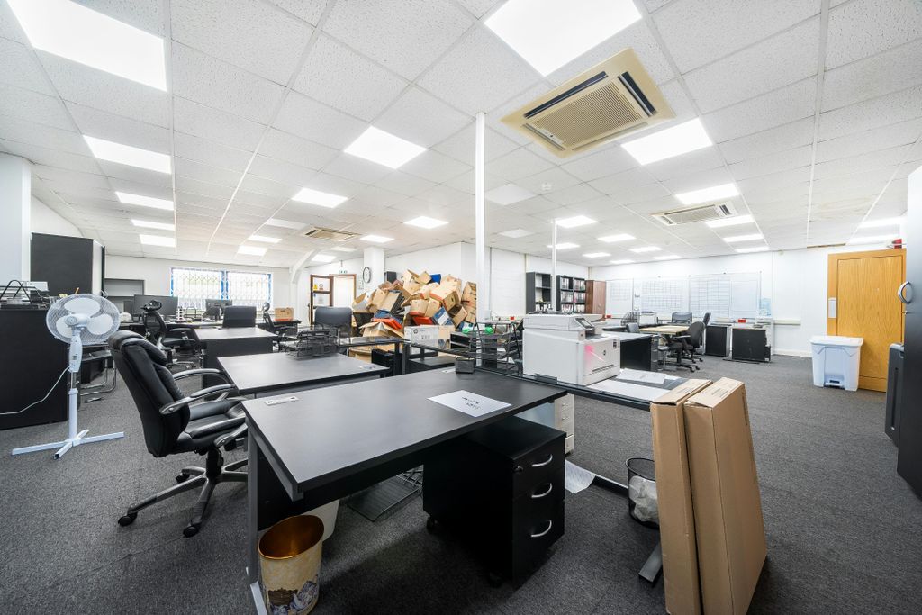 Property photo 2 of 8 1163902 6.Jpg