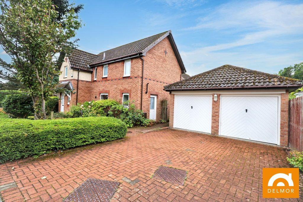 Property photo 2 of 34