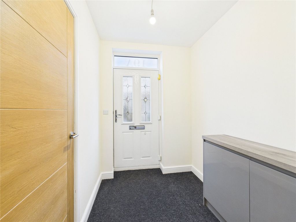 Property photo 3 of 21 Picture No. 27