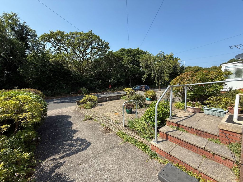 Property photo 3 of 18