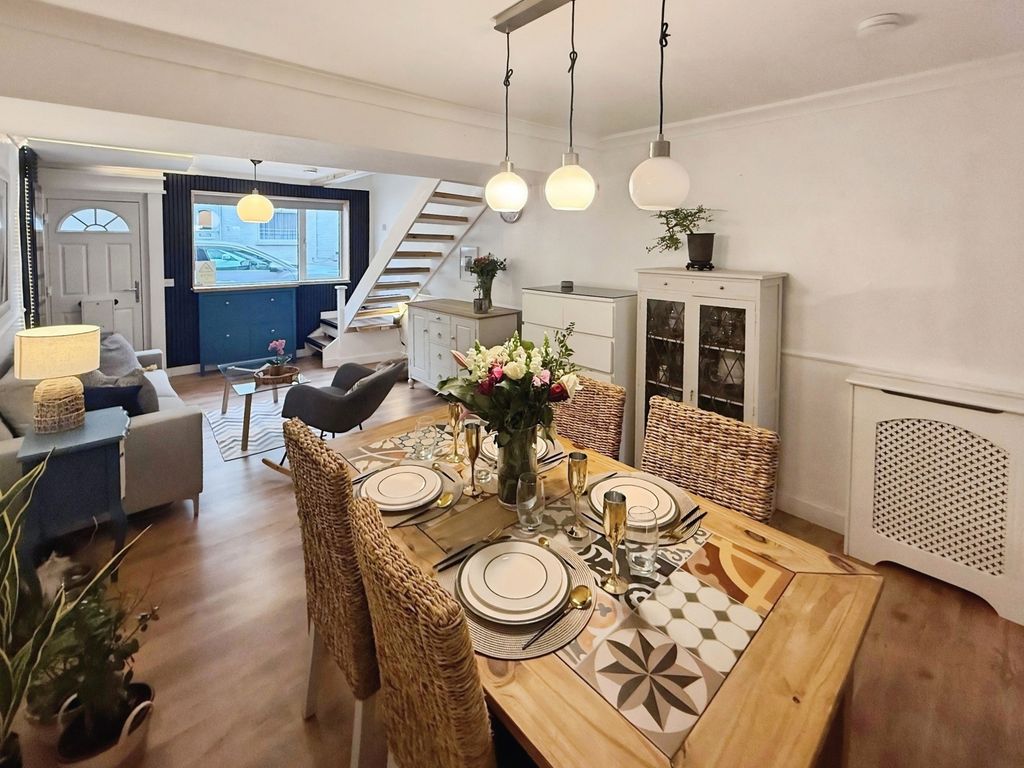 Property photo 2 of 16 Pbox-Img.Jpg