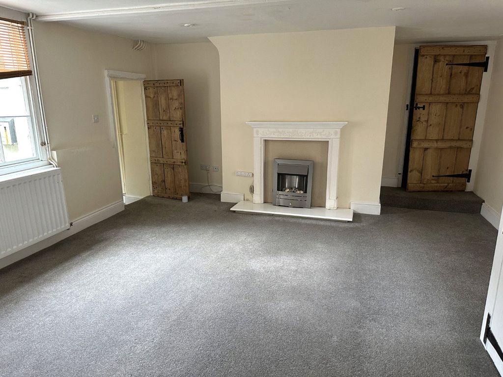 Property photo 2 of 12 Picture No. 21