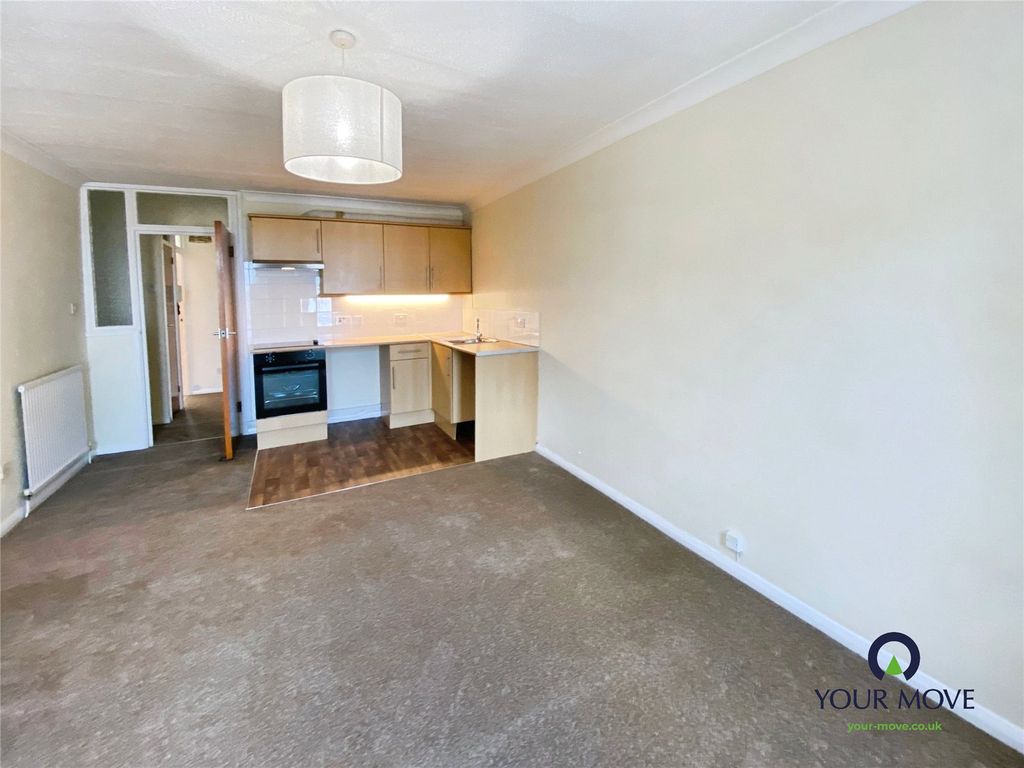 Property photo 2 of 9 Open Plan Lounge