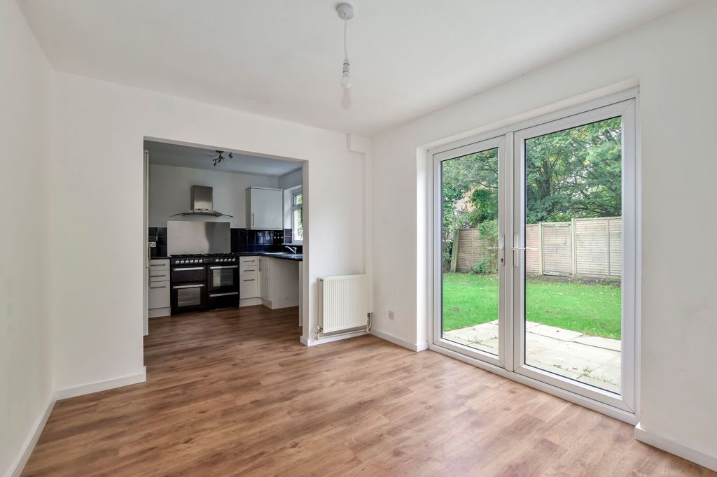 Property photo 2 of 21 Dining Room