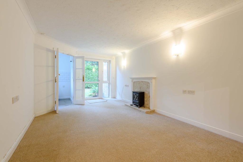 Property photo 2 of 24