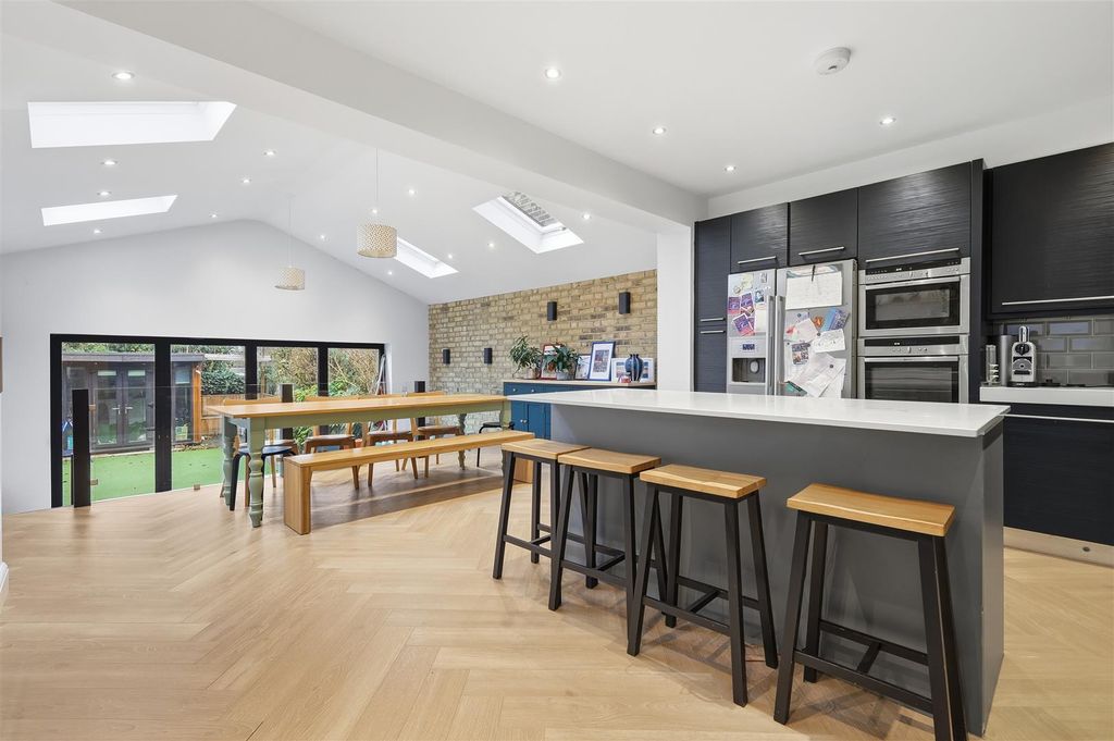 Property photo 3 of 36 020_Img_1659.Jpg