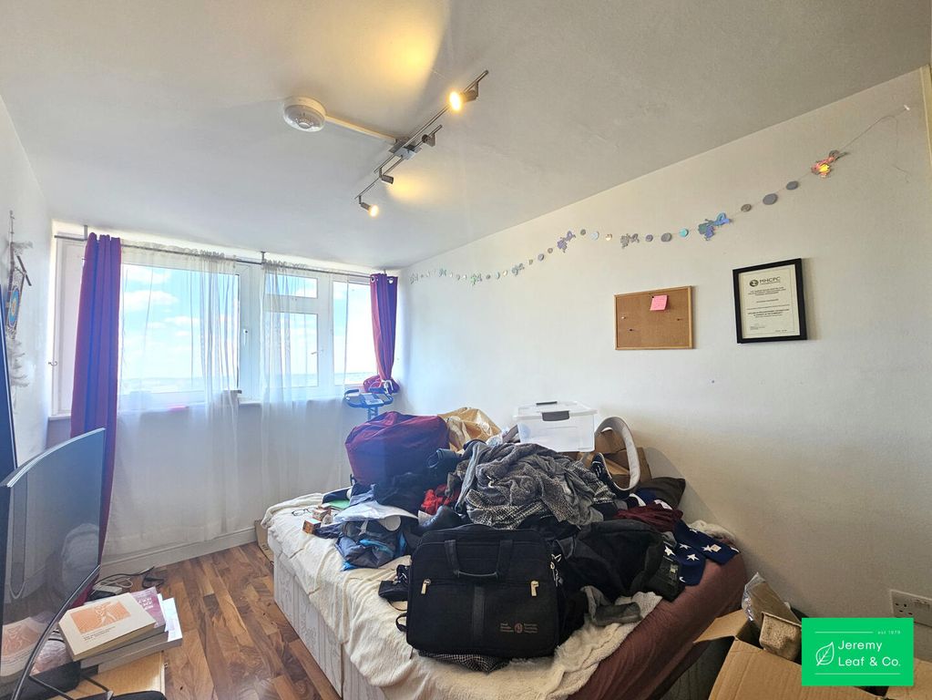 Property photo 3 of 10 Bedroom
