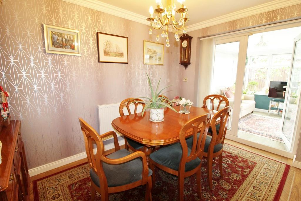 Property photo 3 of 14 Dining Room