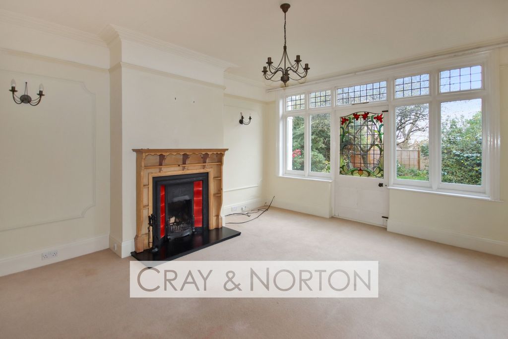 Property photo 2 of 14 Photo 8