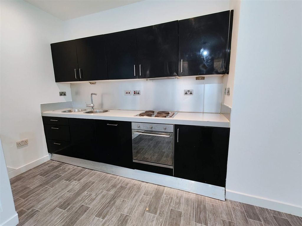 Property photo 3 of 7 Kitchen Angle