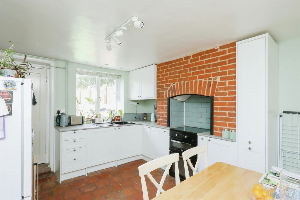 Property photo 2 of 13