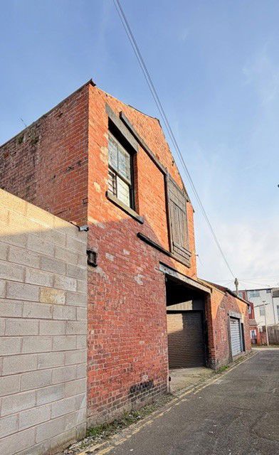 Property photo 2 of 10