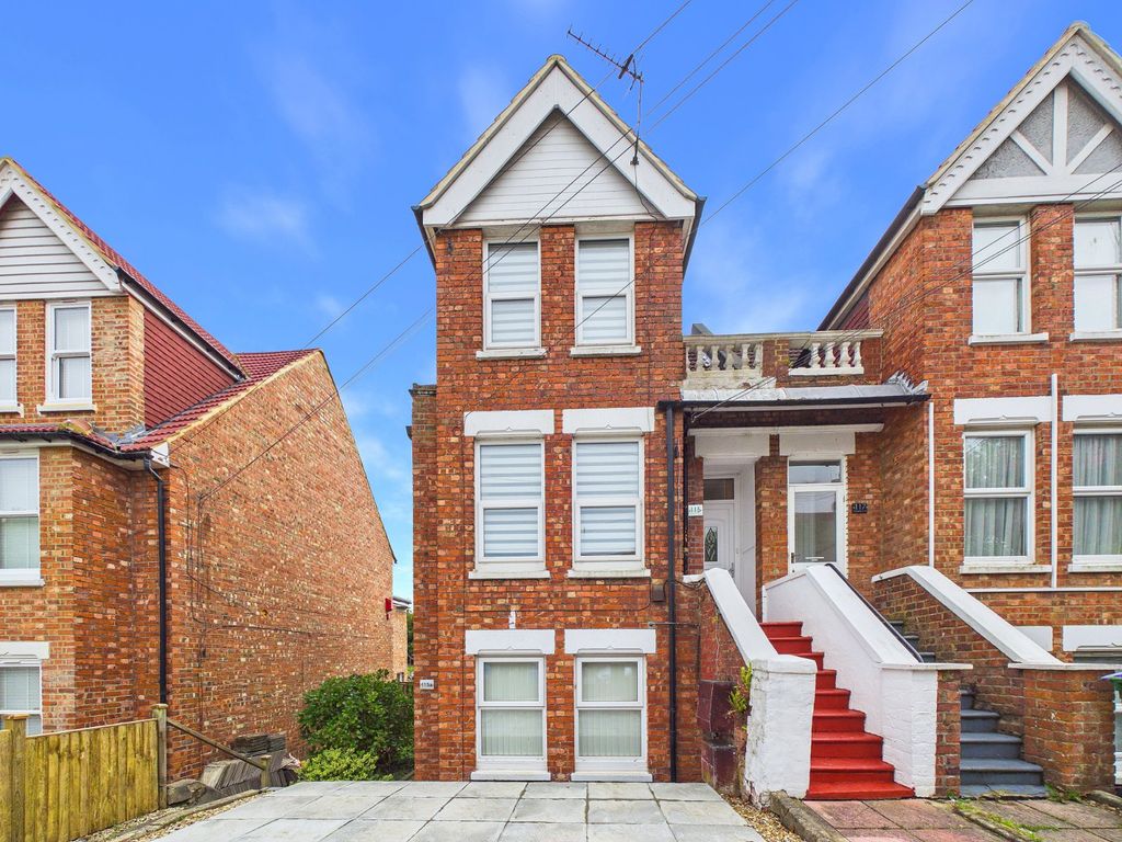Property photo 1 of 18 Frontage