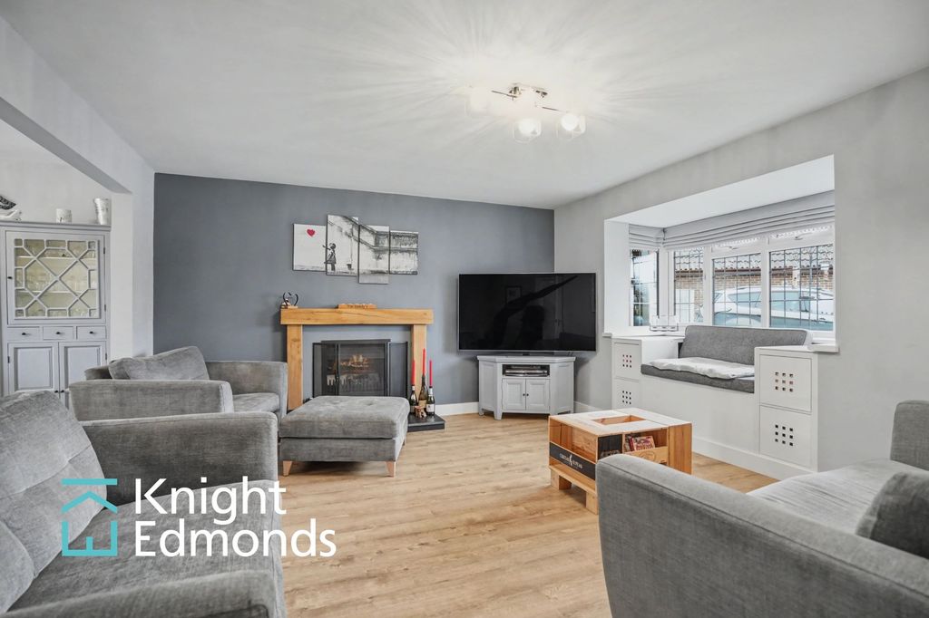 Property photo 3 of 31