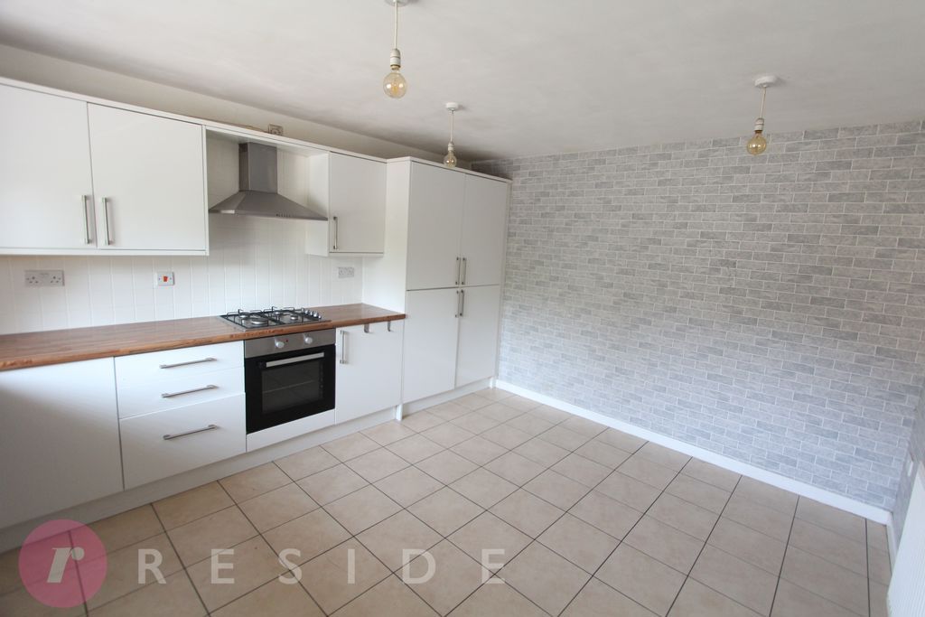 Property photo 2 of 15 Dining Kitchen