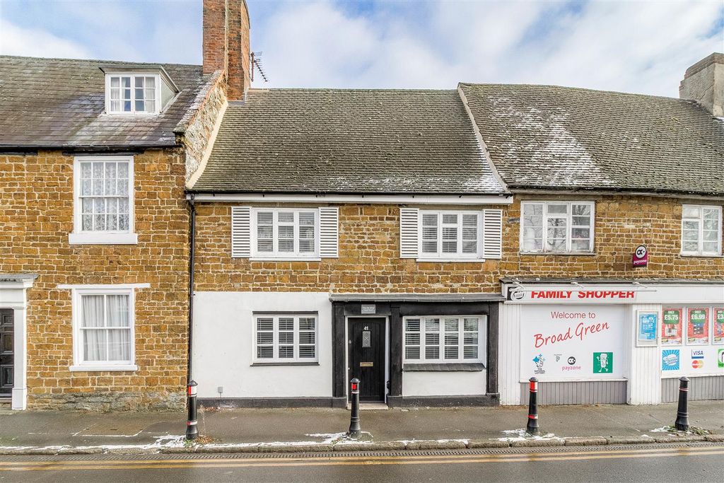 Property photo 1 of 13 41 Broad Green 001.Jpg