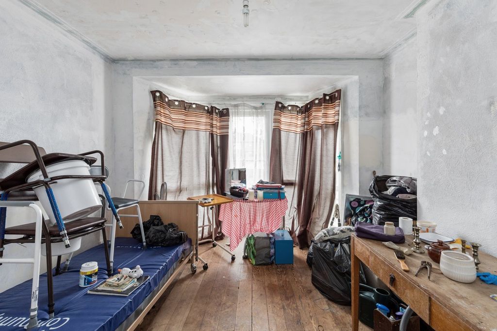 Property photo 3 of 10