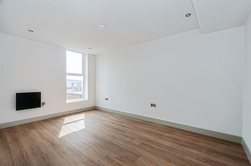 Property photo 3 of 9 Vic Quays4.Jpg