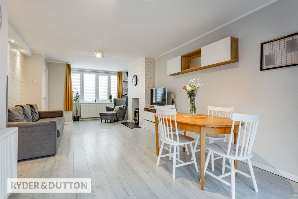 Property photo 3 of 20 Living Room