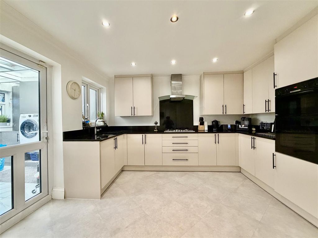 Property photo 2 of 13 Kitchen