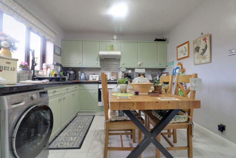 Property photo 2 of 17 Img_3216-Img_3218