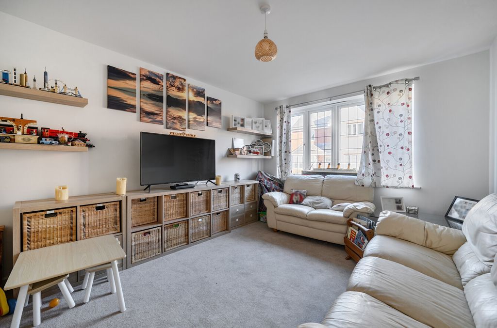 Property photo 2 of 15 Sitting Room