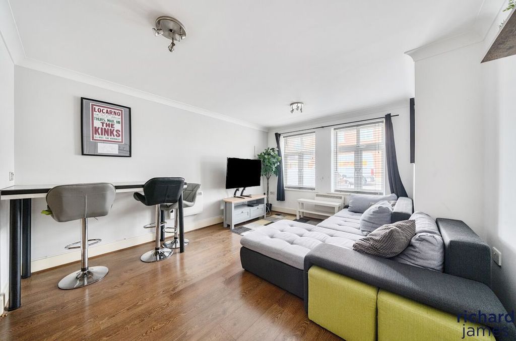 Property photo 3 of 11 7Ceb64694Daa411c80Dfc21F908Dfcb5