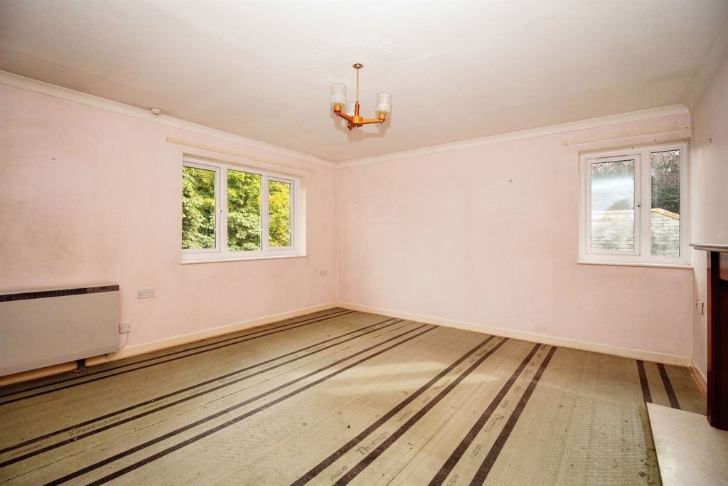 Property photo 2 of 9