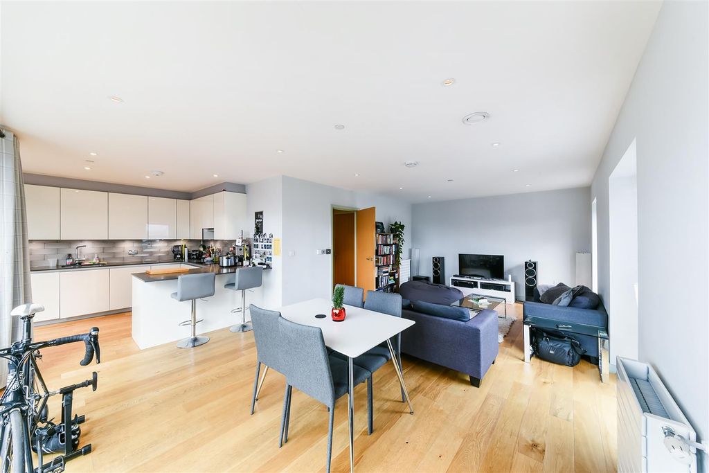 Property photo 2 of 17 Maud Street, 23, 67  (13).Jpg