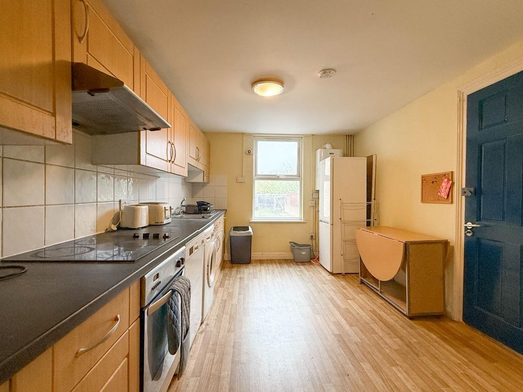 Property photo 2 of 16 20251029_101448706_0.0.Jpg