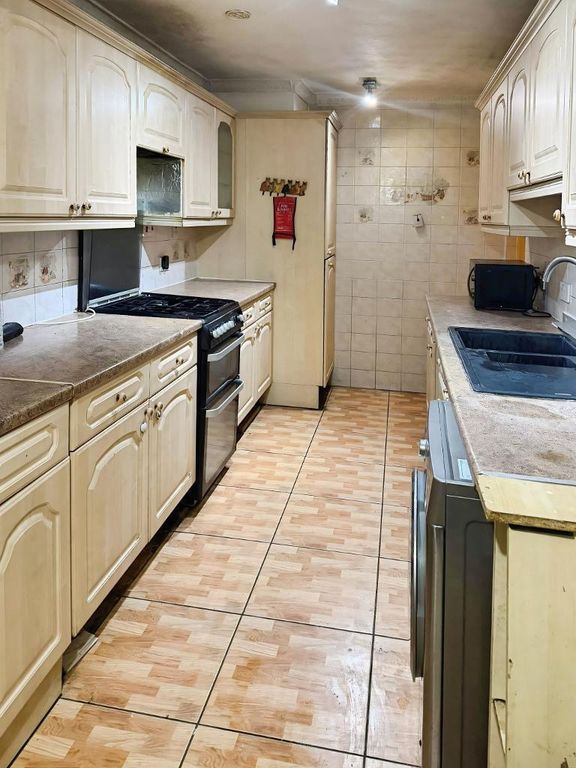 Property photo 1 of 2